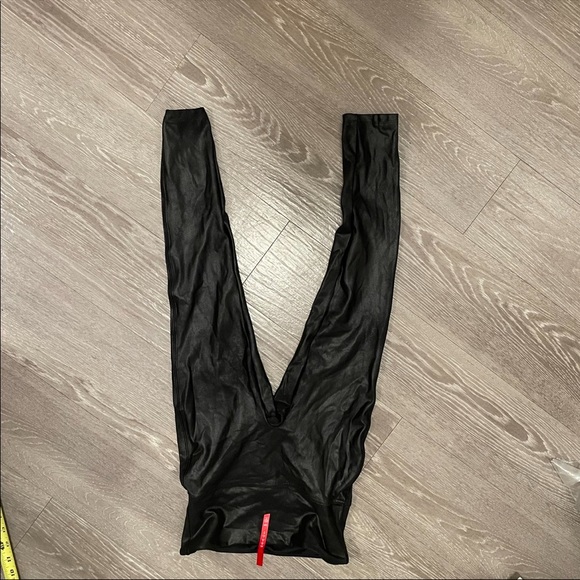 Spanx faux leather leggings size small petite short - Picture 4 of 5